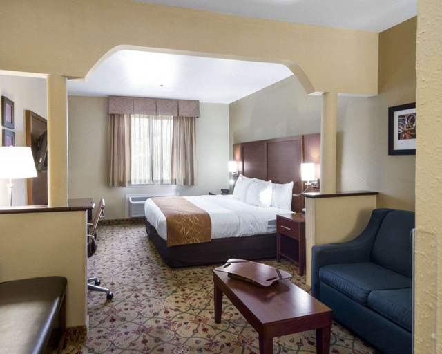 Bedroom 3, Quality Suites Midland North Loop 250, Midland