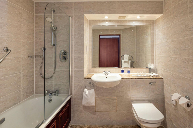 Bathroom 5, Edinburgh Marriott Hotel Holyrood, Edinburgh