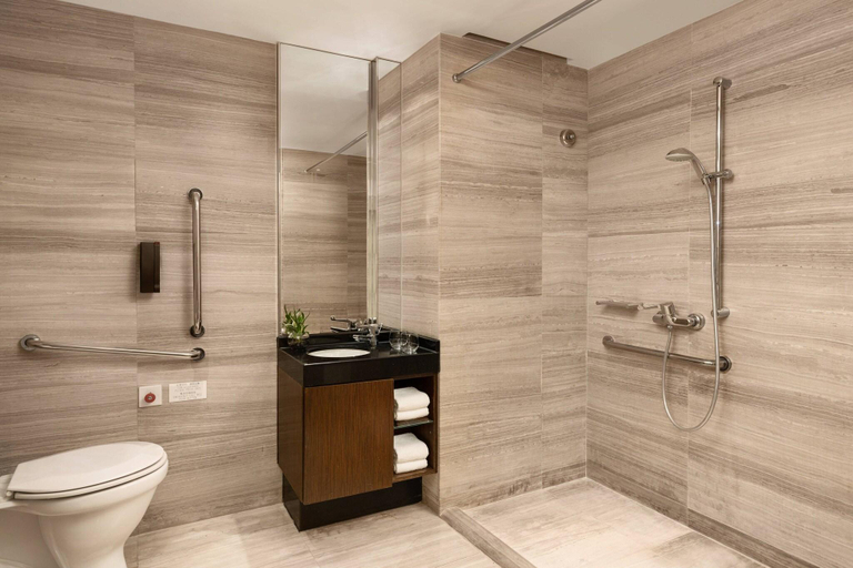 Bathroom 5, Courtyard by Marriott Hong Kong, Hong Kong Island
