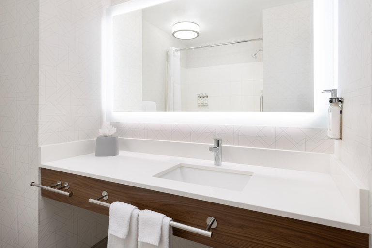 Bathroom 13