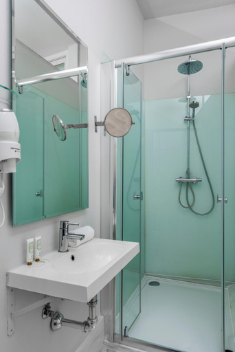 Bathroom 4, Suites Sevilla Plaza Apartamentos, Sevilla