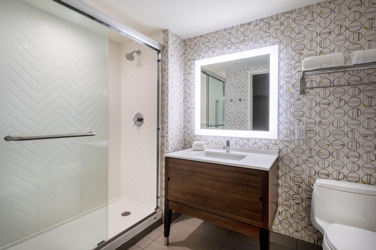 Bathroom 13