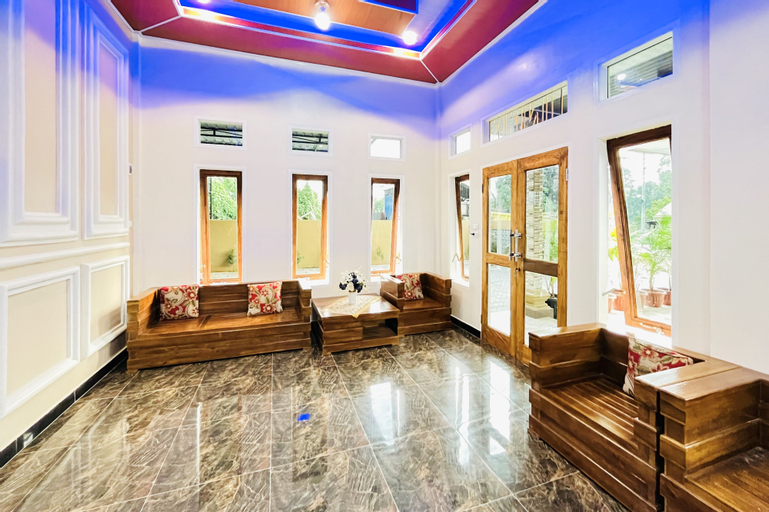 Public Area 3, RedDoorz @ Gunari Guest House Merek Karo, Karo