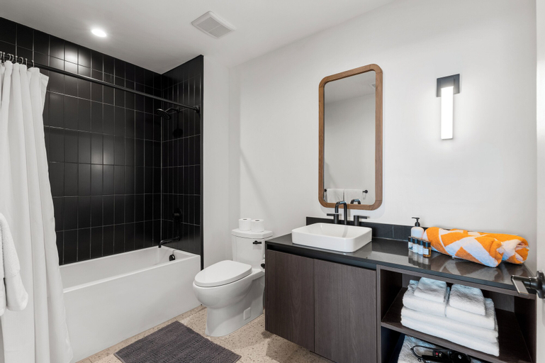 Bathroom 11