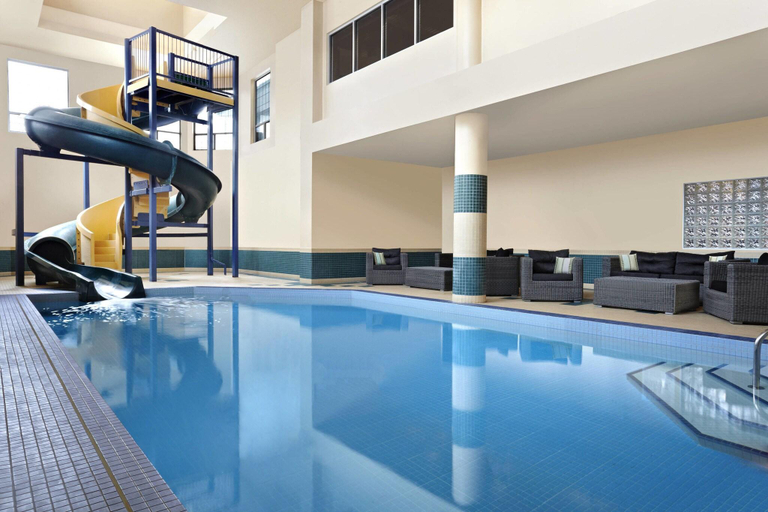 Sport & Beauty, Four Points by Sheraton Hotel & Suites Calgary West, Division No. 6