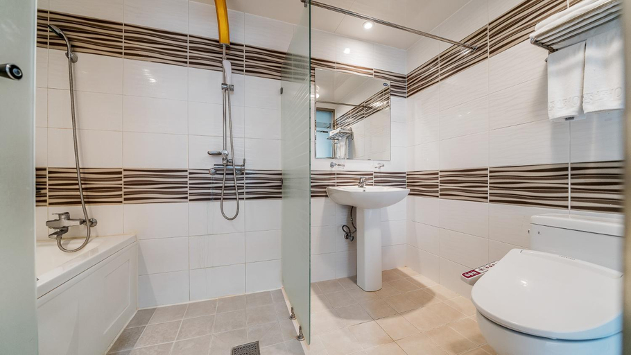 Bathroom 3, Venezia Hotel, Suncheon