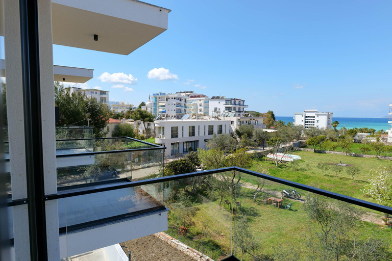 Others 3, ABA Hotel, Sarandës