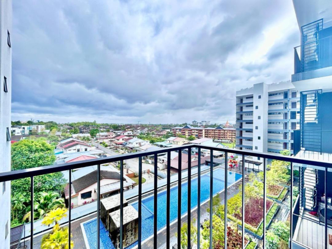 Swimming Pool 2, Jeff & Ricky Homestay @Armadale Residence, Kuching