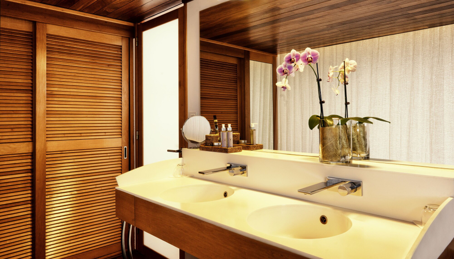 Bathroom 5, Blue Margouillat Seaview Hotel, Saint-Leu
