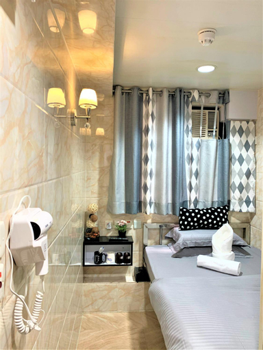 Bathroom 9