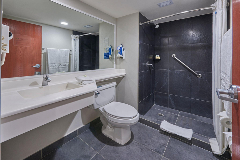 Bathroom, City Express by Marriott Irapuato, Irapuato