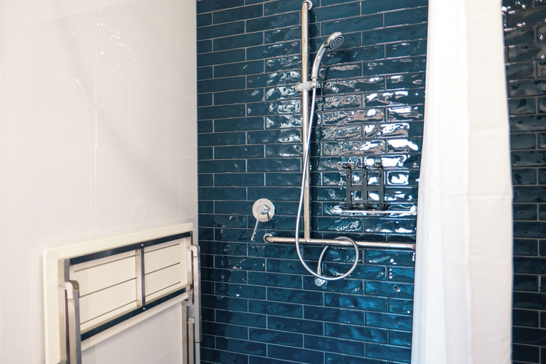 Bathroom 5, Holbrook Motel, Greater Hume Shire - Pt B