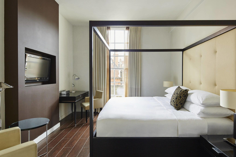 Bedroom 2, Marriott Hotel London Grosvenor Square, London