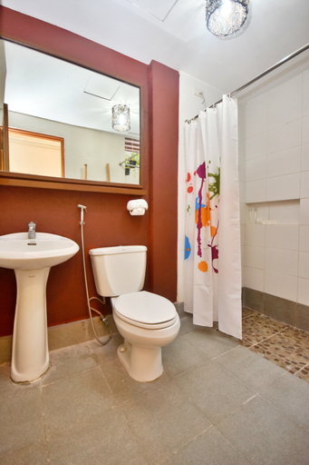 Bathroom 5, Agos Boracay Rooms + Beds, Malay