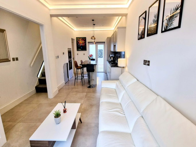 Others 2, Surbiton Luxury Garden House 19, London