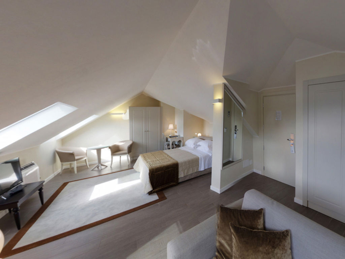 Bedroom 24