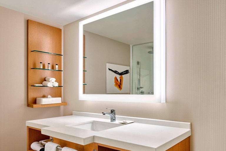 Bathroom 5, Delta Hotels Calgary Downtown, Division No. 6