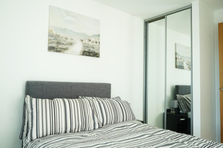 Bedroom 2, Inviting 2-bed Apartment in Sheffield, Sheffield