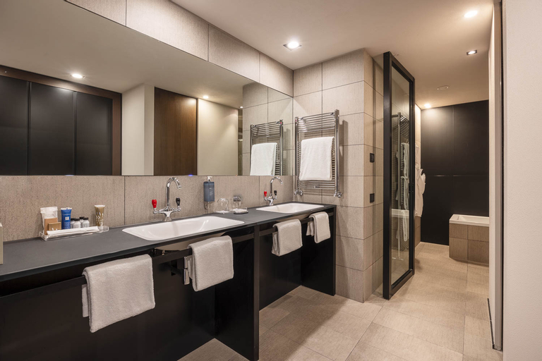 Bathroom 24