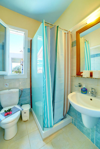 Bathroom 2, Alkyon Apartments & Villas Hotel, Ionian Islands
