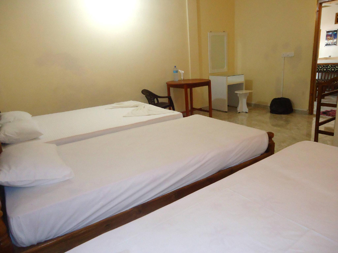 Bedroom 2, N Joy Inn, Trincomalee Town and Gravets