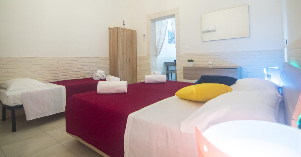 Bedroom 2, Casa Camerini in Villanova, Brindisi