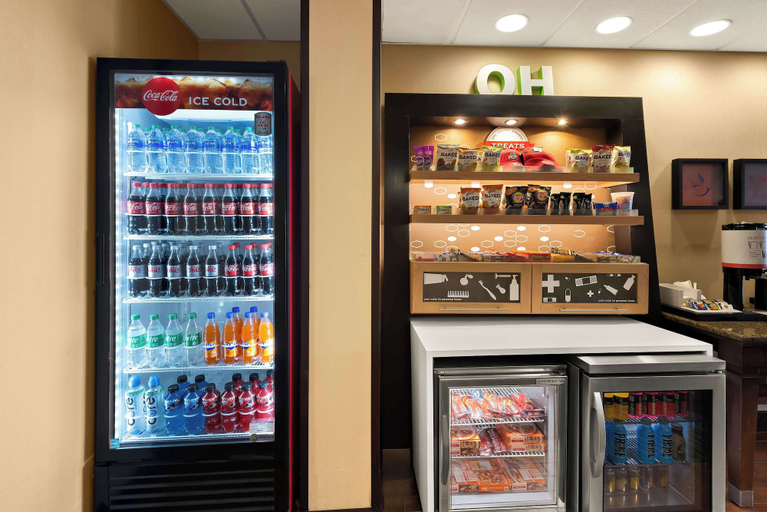 Food & Drinks 5, Hampton Inn Lancaster, Fairfield