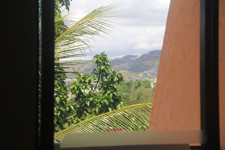 Exterior & Views 21