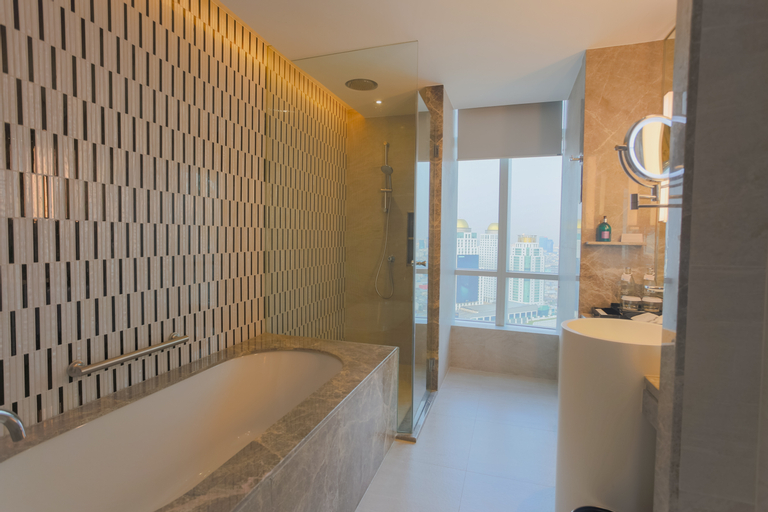 Bathroom 11