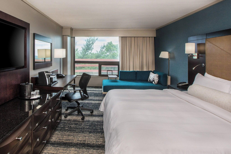 Bedroom 3, Boston Marriott Burlington, Middlesex