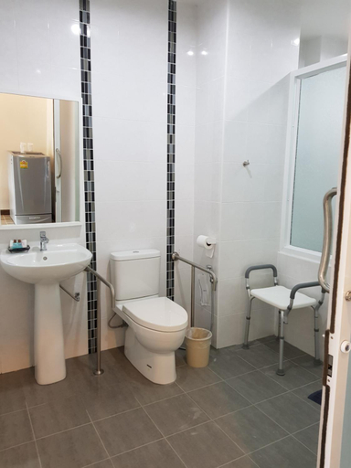 Bathroom 4, The Cube Resort, Muang Chanthaburi
