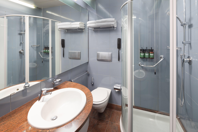 Bathroom 25