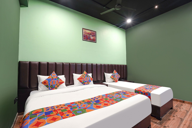 Bedroom 2, Fabhotel Niraant, Surat