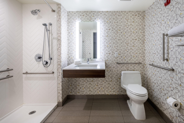 Bathroom 12
