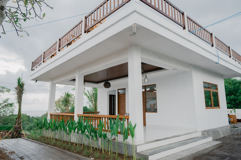Exterior & Views 25