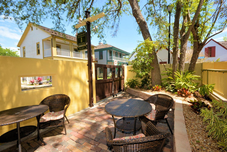 Agustin Inn, Saint Johns