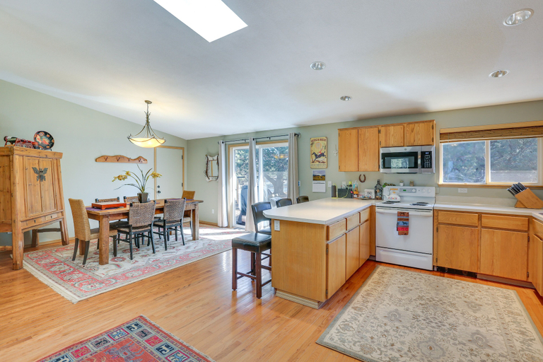 Others 5, Pickleball Country Retreat in Bend!, Deschutes