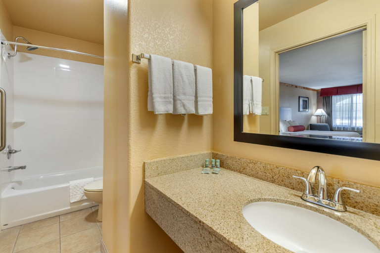 Bathroom 4, Best Western Windwood Inn & Suites, Duval