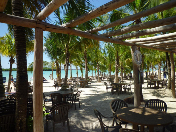 Food & Drinks 4, Parco del caribe, Boca Chica
