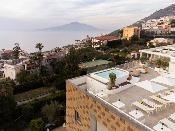 Exterior & Views 3, Domo20 Hotel & Sky Bar, Napoli
