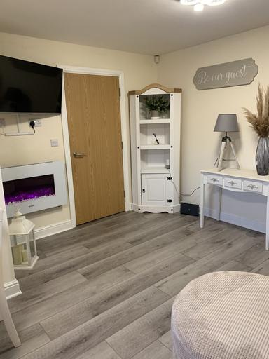 Bedroom 3, 2-bed Duplex Sleeps 3 With Fireplace, Nottinghamshire