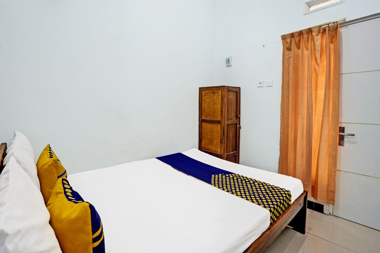 Bedroom 5, Hotel O Athirah Kost Near Permandian Wisata Istana Mappala, Gowa