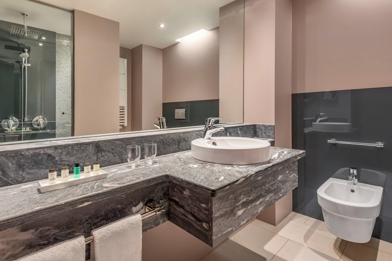 Bathroom 4, Sheraton Grand Salzburg, Salzburg
