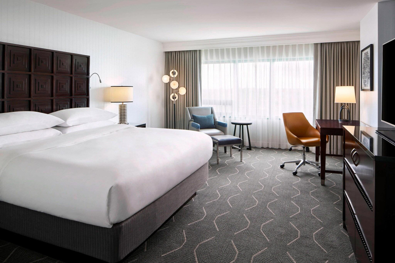 Bedroom 3, Renaissance Baltimore Harborplace Hotel, Baltimore