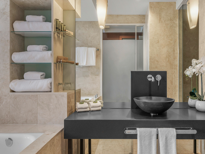 Bathroom 19