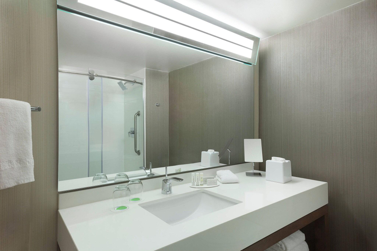Bathroom 5, TownePlace Suites Toronto Northeast Markham, York