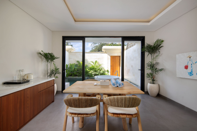Dining Room 6