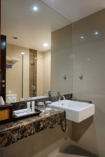 Bathroom 15