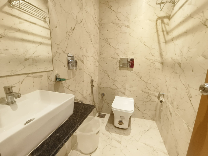 Bathroom 4, Hotel Riva International - Near Nesco Center, Mumbai Suburban
