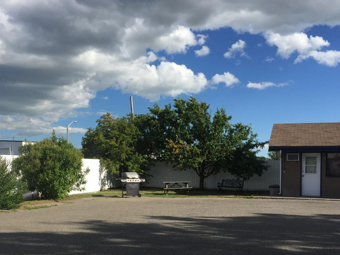 Others 5, Sunset Motel, Division No. 3